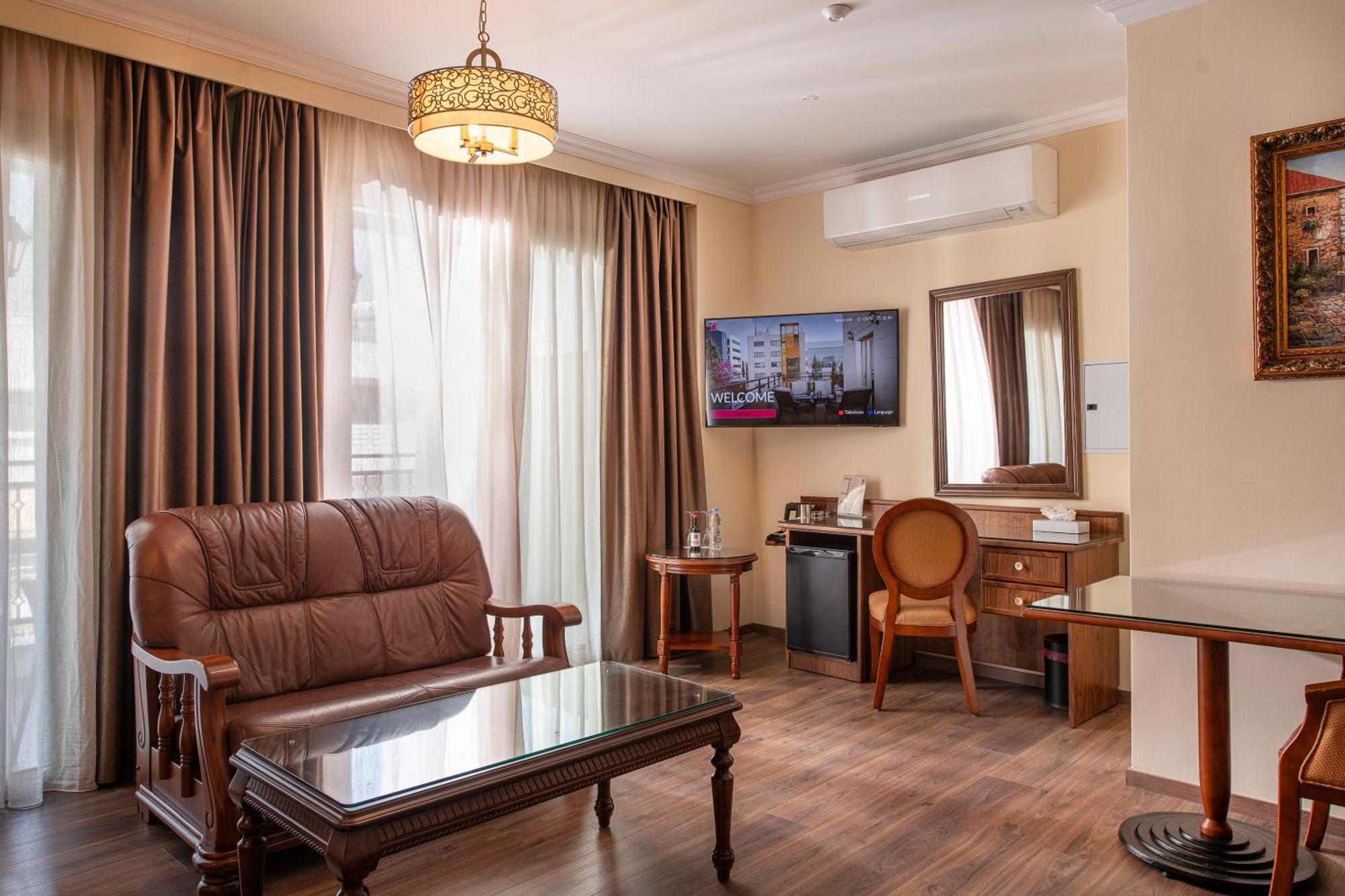 Semeli Hotel Никозия Екстериор снимка